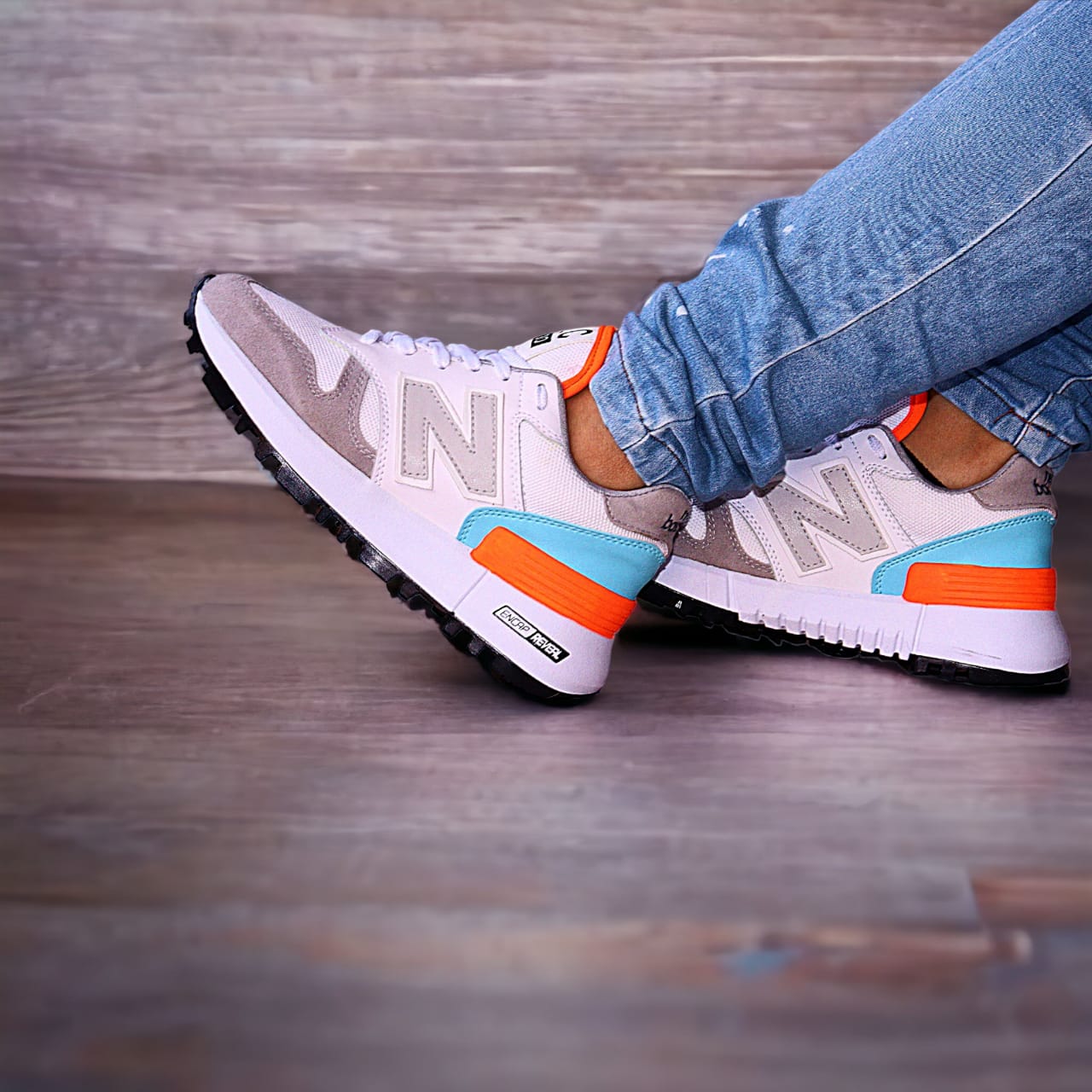 Tenis NB Dama Gris Naranja