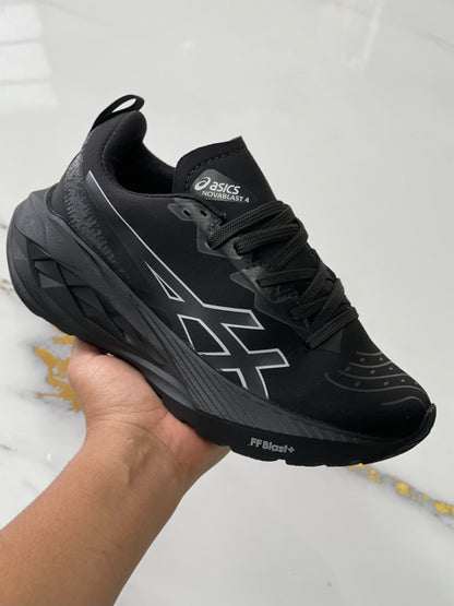 TENIS ASICS NOVABLAST 4