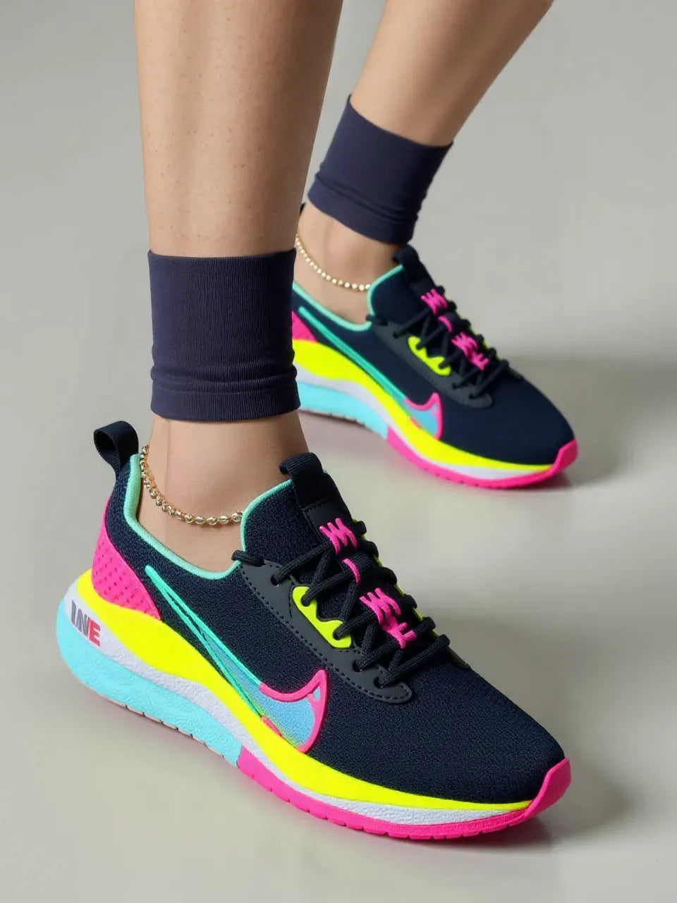 Tenis NK Dama Negro Suela Colores