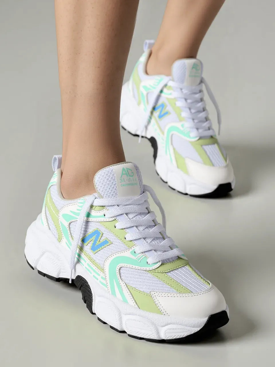 Tenis NB 530 Dama Capellada Importada